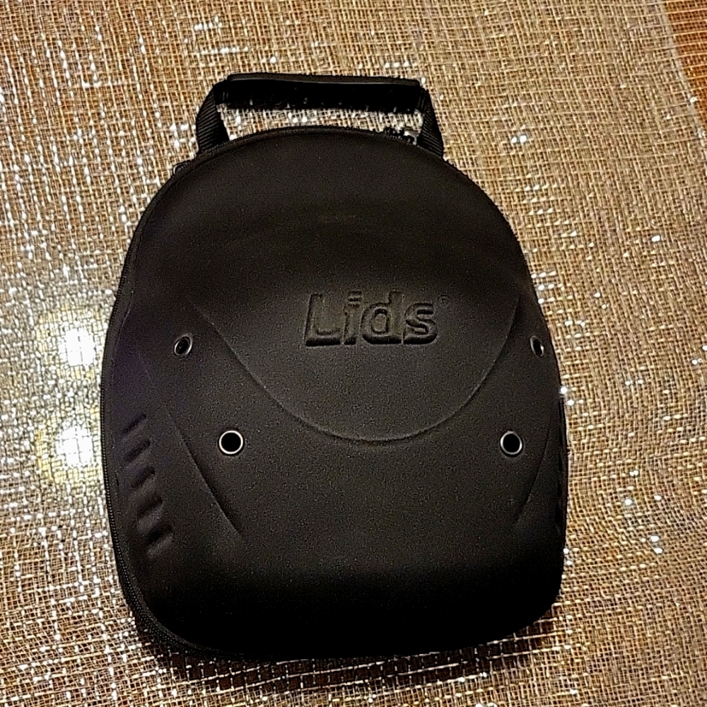 Hat traveling case